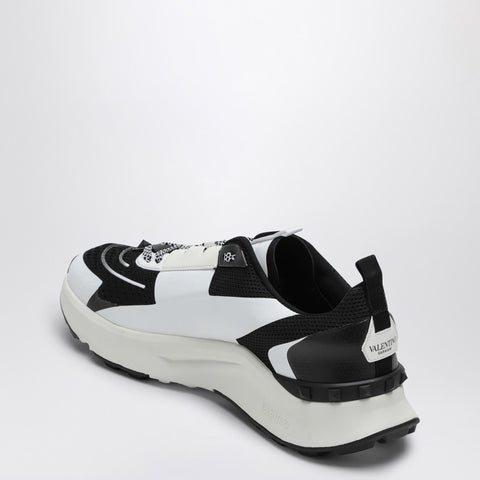 Valentino Garavani Valentino Garavani Low-TopTrue Act black and white sneakers