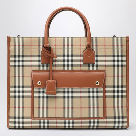 Burberry Burberry Medium Freya Tote bag in Check pattern